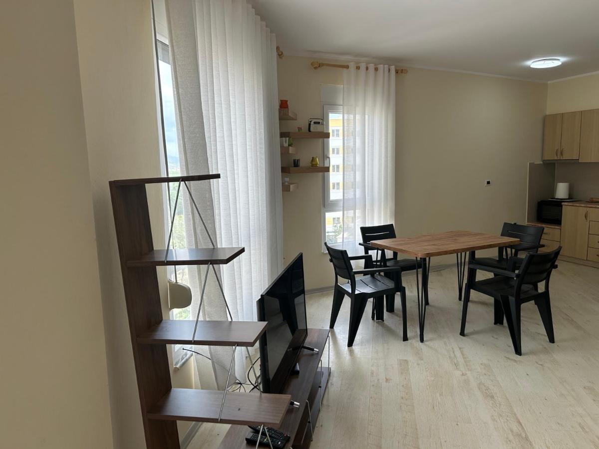 Apartment In Qerret 格勒姆 外观 照片