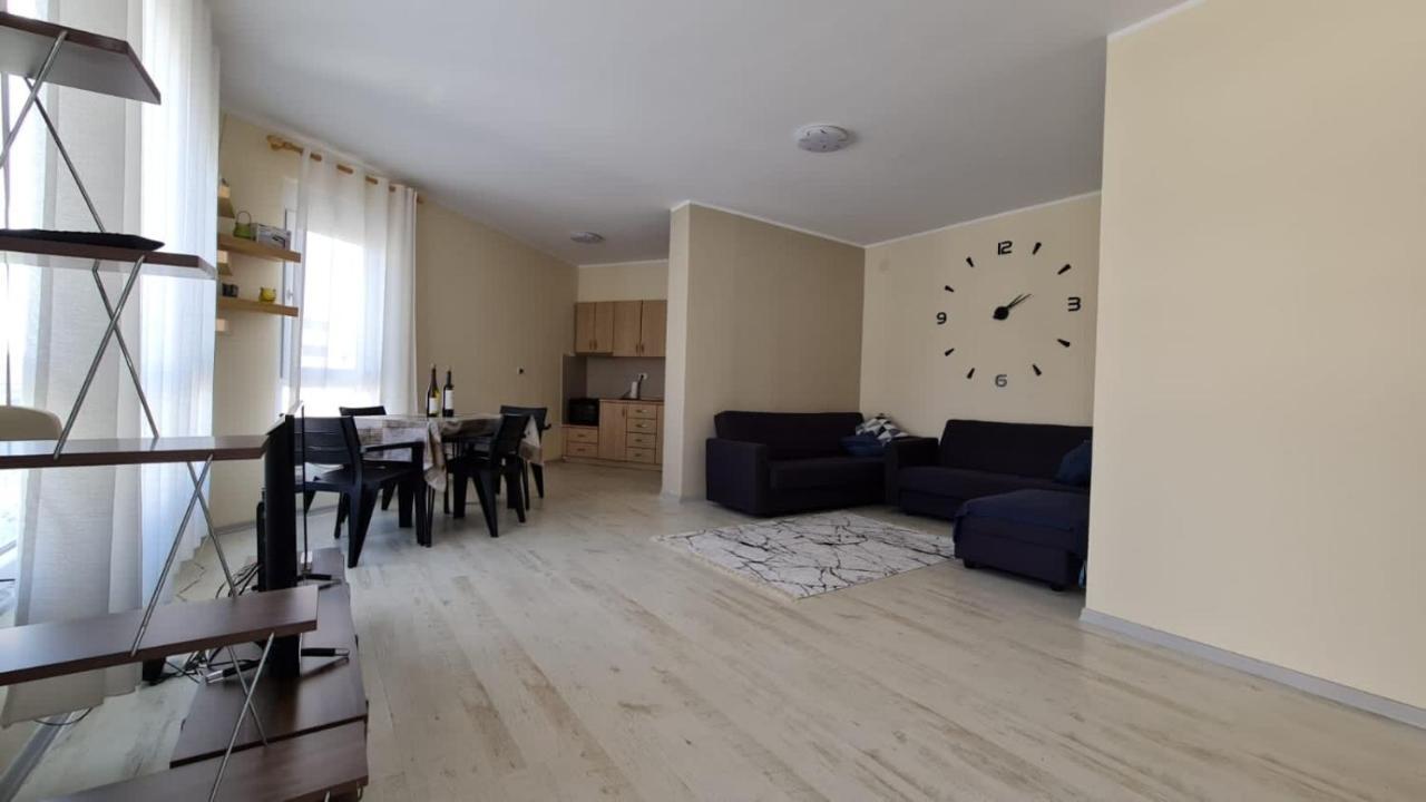 Apartment In Qerret 格勒姆 外观 照片