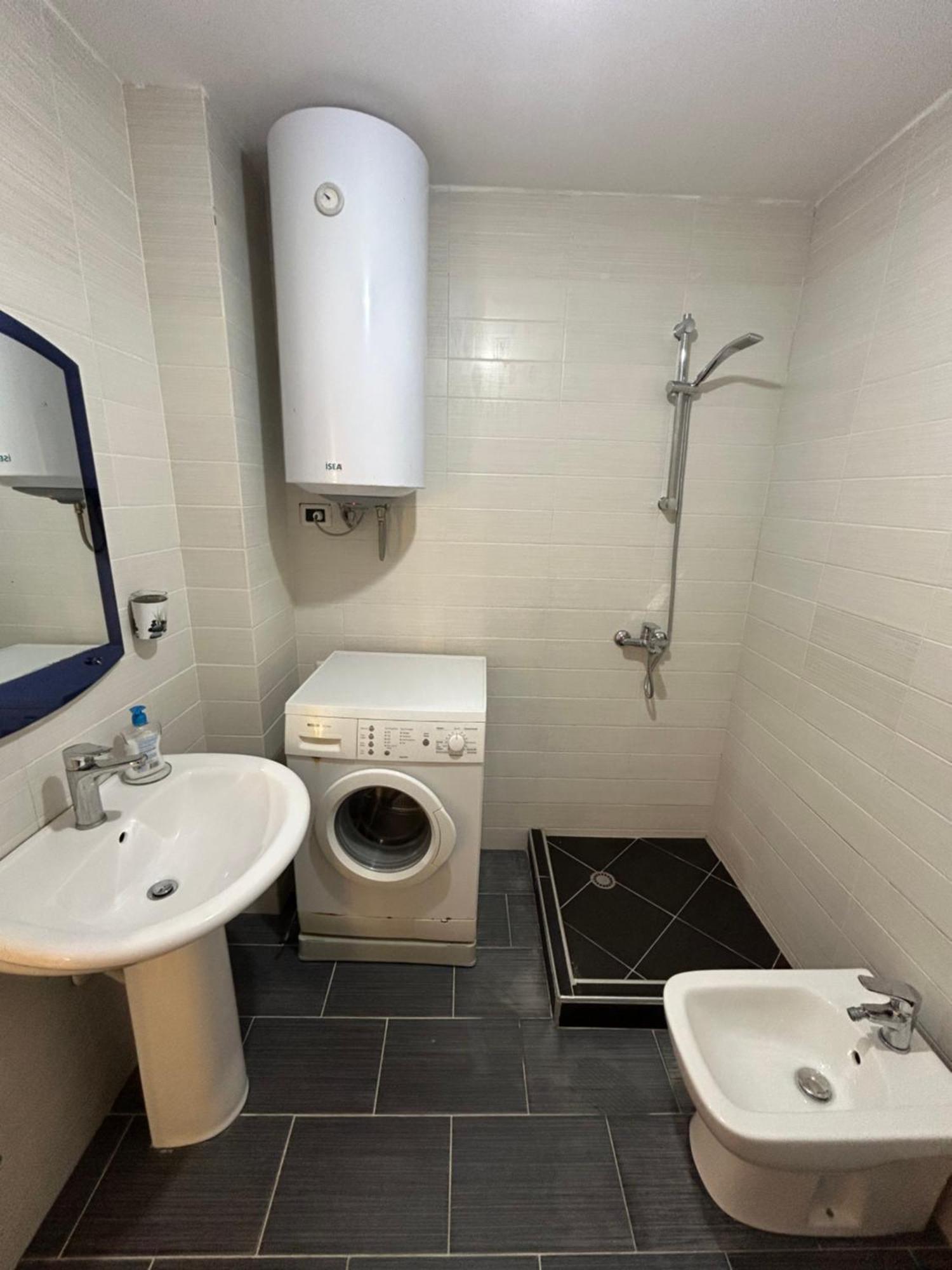 Apartment In Qerret 格勒姆 外观 照片